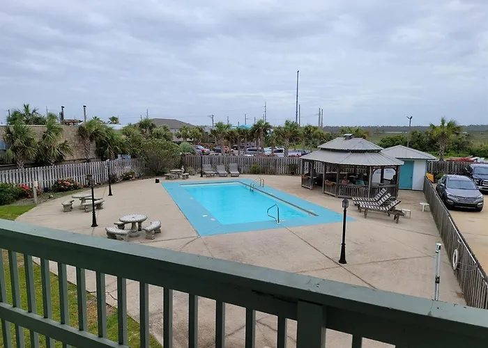 Walk 18 Beachside Pool, King Suite, Walk To Apartment