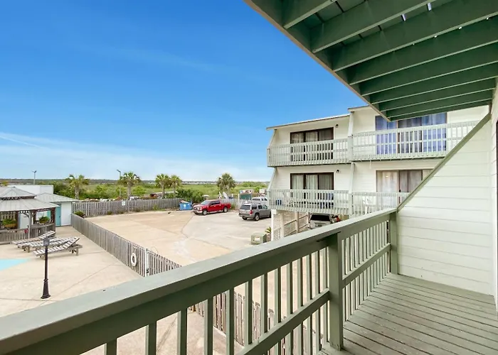 Apartment Walk 18 Beachside Pool, King Suite, Walk To *